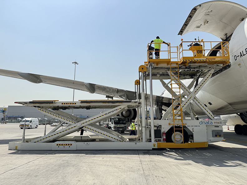 111柴油-平臺車-三十五噸-國際-阿聯酋-迪拜4.jpg 111柴油-平臺車-三十五噸-國際-阿聯酋-迪拜4.jpg